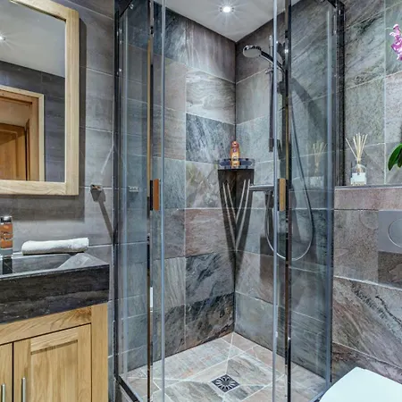 Chalet Davos: A Cozy Haven For Ski Enthusiasts Apartment Bedra